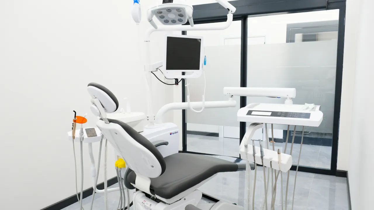 Laren Klinik - Ağız ve Diş Sağlığı Polikliniği